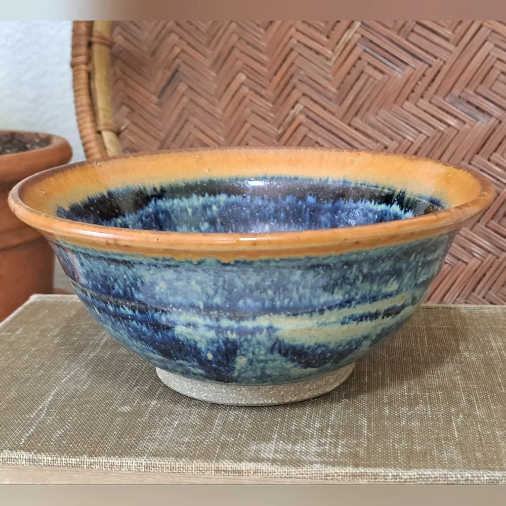 Studio Art Pottery Ceramic Bowl - Picture 3 of 9